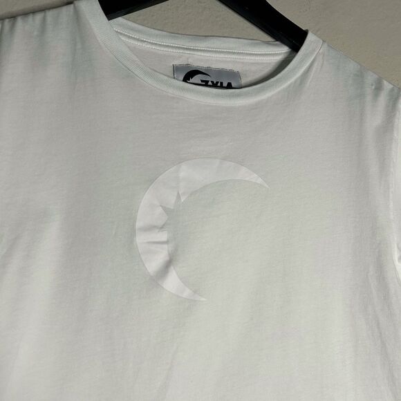 Zyia Active White Moon Graphic Short Sleeve Crop Tee - Picture 6 of 9